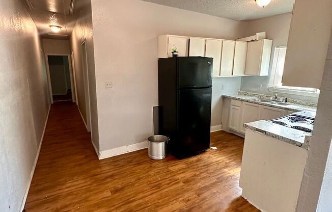 2 beds, 1 bath, $1,250