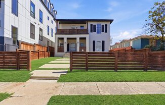 506 N LANCASTER AVE