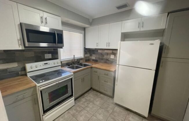 3 beds, 1 bath, $2,495