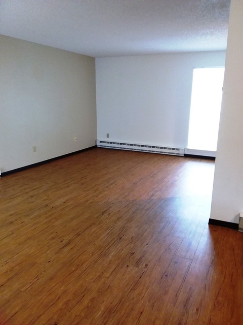2 beds, 1 bath, 800 sqft, $1,350, Unit 604