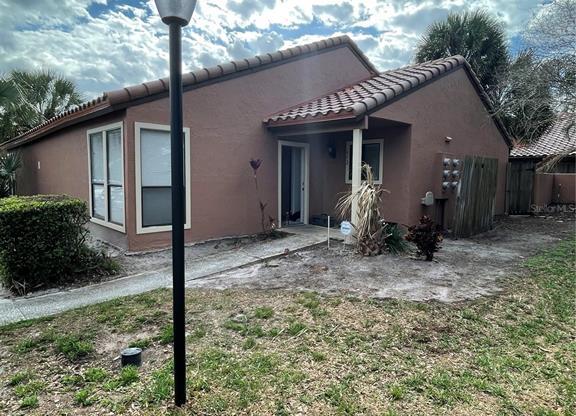 652 SAINT JOHNS CT