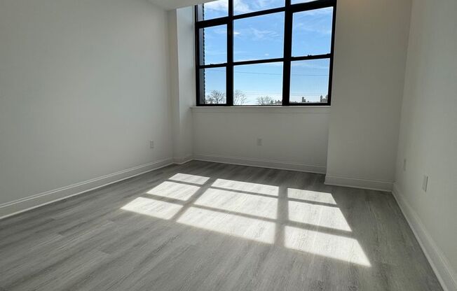 2 beds, 1 bath, 950 sqft, $1,375, Unit 322