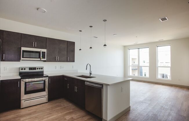 1 bed, 1 bath, 648 sqft, $1,595, Unit APT 404