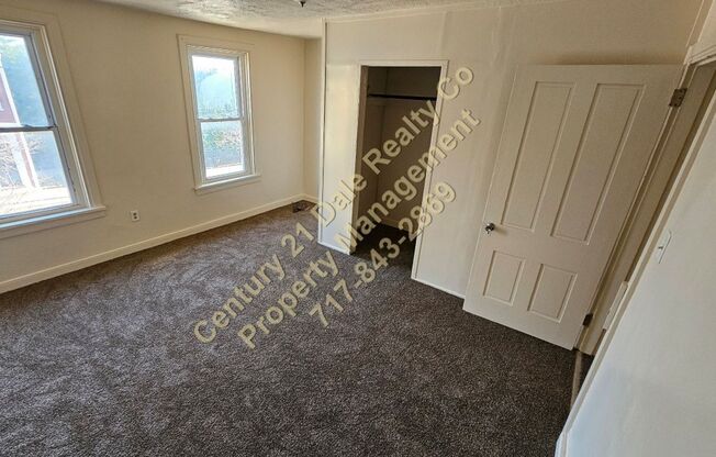 3 beds, 1 bath, $1,095