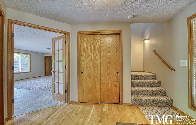Large 4 Bed 2.5 Bath Home on Corner Lot in Wildwood!