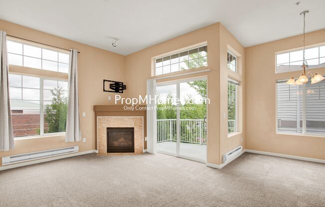 Luxury Tanasbourne Condo!