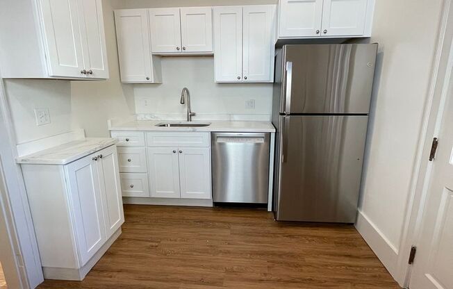 2 beds, 1 bath, 1,200 sqft, $3,000, Unit 13