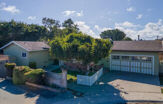 Charming South Salinas 3 bedroom 2 Bath House - Available now