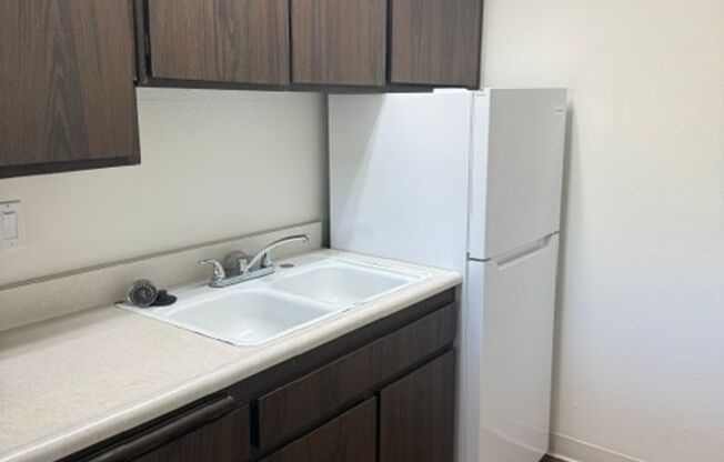 Studio, 1 bath, $950, Unit 18