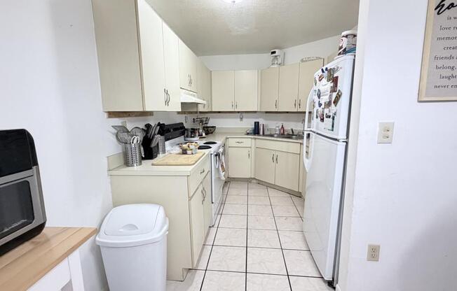 944 NW 14 ST