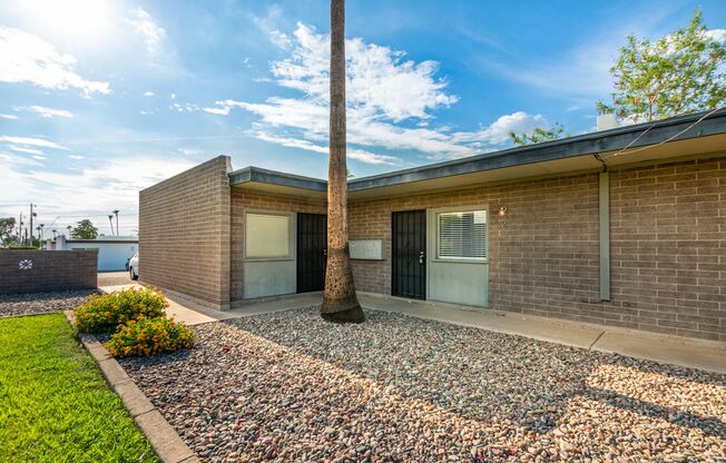 1722 E OCOTILLO RD 