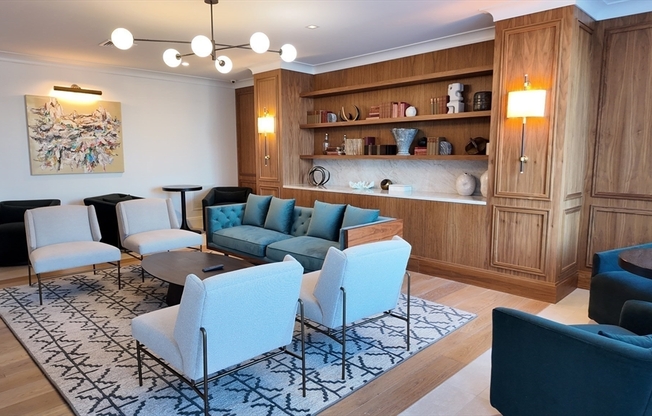 2 beds, 2 baths, 1,024 sqft, $4,000, Unit 725