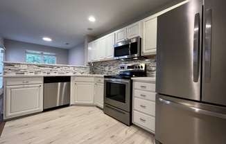 11146 SAINTSBURY PL