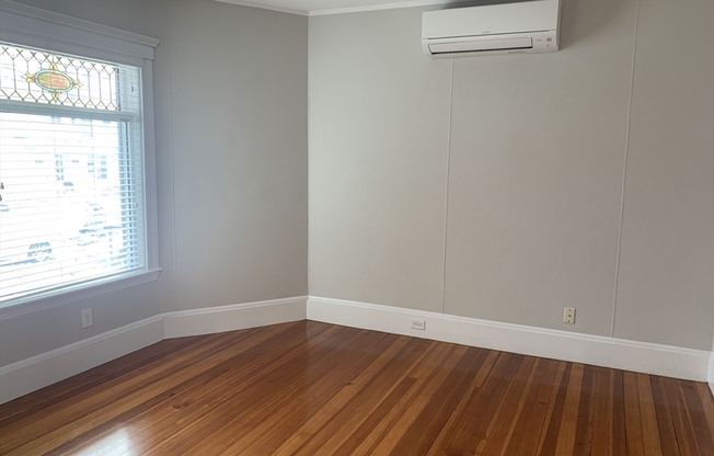 2 beds, 1 bath, $2,500, Unit 1