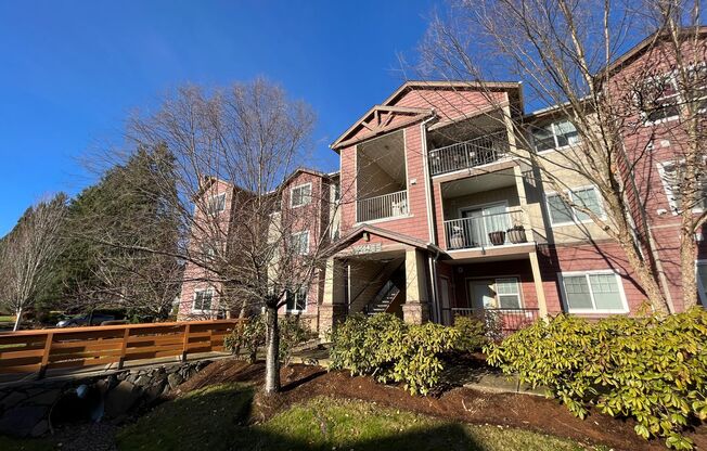 Spacious Hillsboro 2 Bed 2 Bath Condo - Garage Parking and Washer, Dryer included!