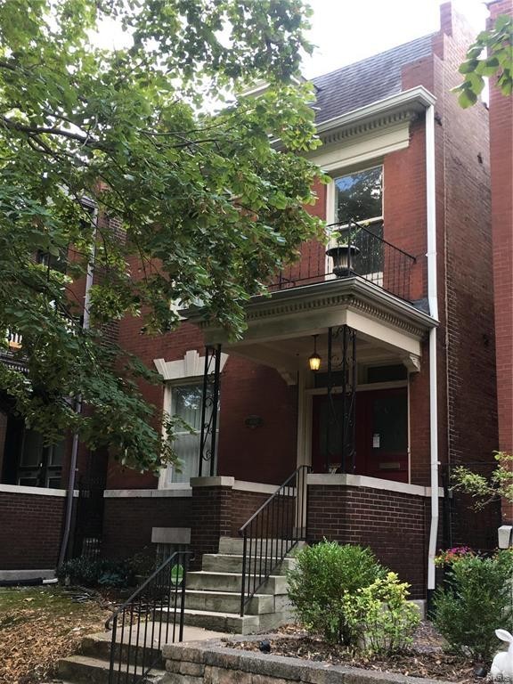 Beautiful home within walking distance to the The Grove.