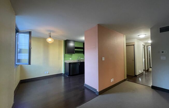 2 beds, 2 baths, $1,895, Unit APARTMENT 3D