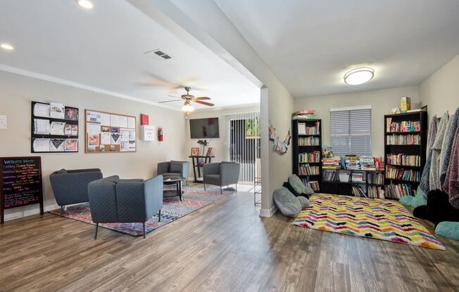 Clubhouse sitting room at Saratoga Ridge, Phoenix, AZ