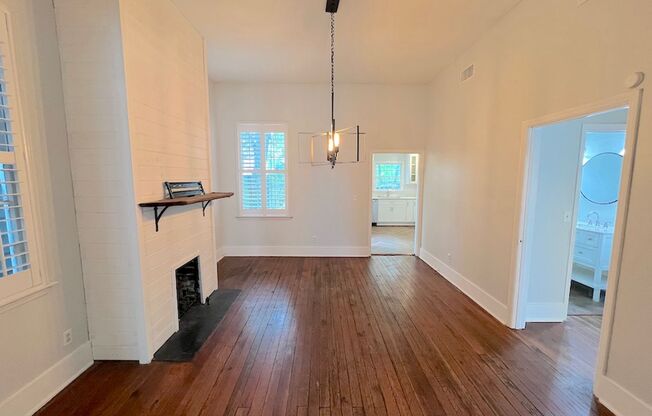 2 BED | 2.5 BATH | DOWNTOWN LIVING | PRIVATE COURTYARD | WALK TO EVERYTHING