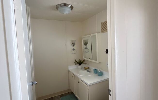 2 beds, 2 baths, 800 sqft, $3,350, Unit 112