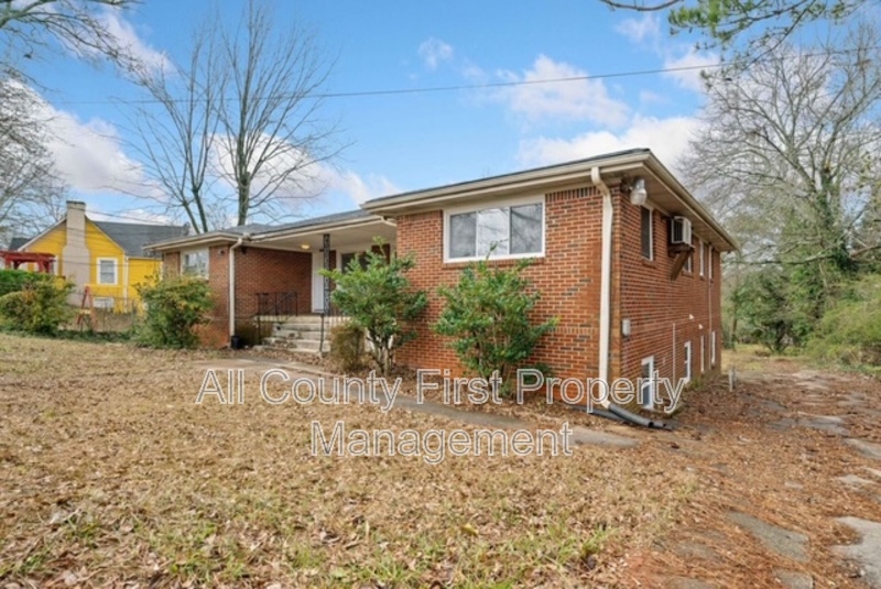 2371 WHITES ML RD