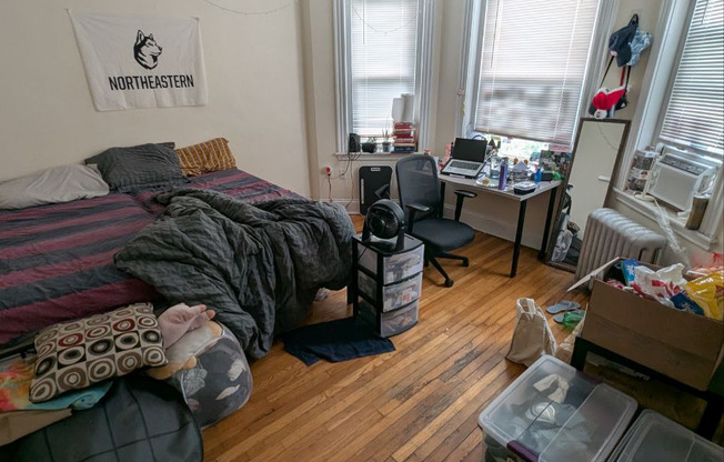 2 beds, 1 bath, $2,950, Unit 14