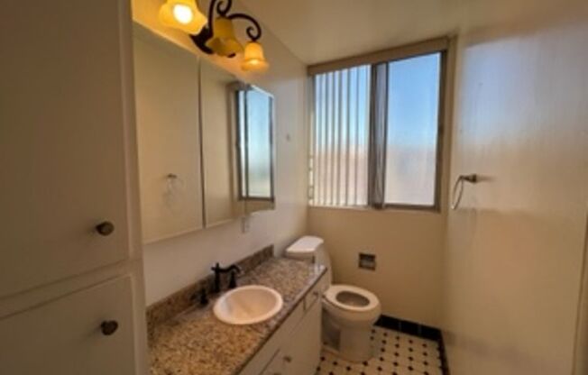 2 beds, 2 baths, $2,250, Unit #334J