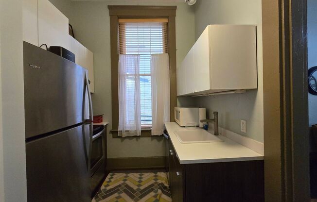 1 bed, 1 bath, 600 sqft, $1,095