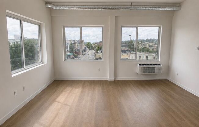 1 bed, 1 bath, 751 sqft, $1,525, Unit 124