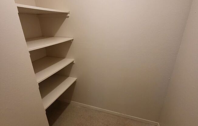 1 bed, 1 bath, 850 sqft, $999, Unit 9-917