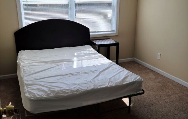 4 beds, 2 baths, 1,200 sqft, $3,280, Unit 2215 #53