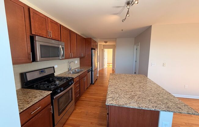 2 beds, 1 bath, 1,018 sqft, $2,250, Unit 506