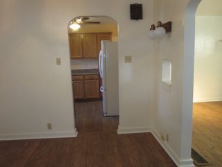 3 beds, 1 bath, $1,000