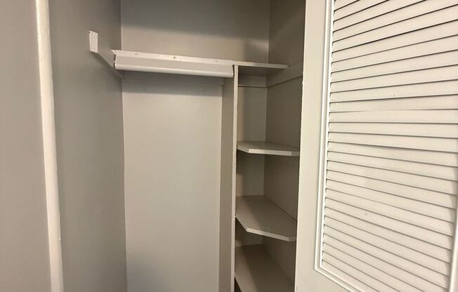 1 bed, 1 bath, 800 sqft, $1,300, Unit 210