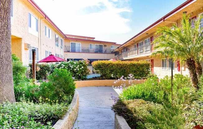Welcome to Sunset Ridge at La Crescenta