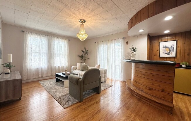 6 beds, 4 baths, 3,146 sqft, $4,800