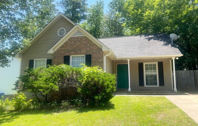 3 bed / 2 bath home ~ Just minutes from Harbison Blvd!