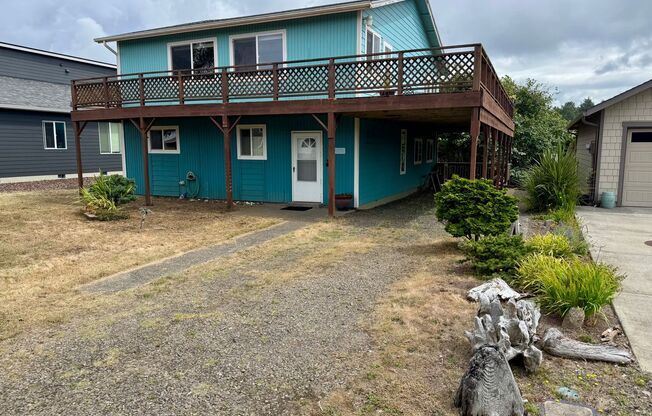 Ocean Park 2-Story Home, Deck with Views, Separate Living Spaces