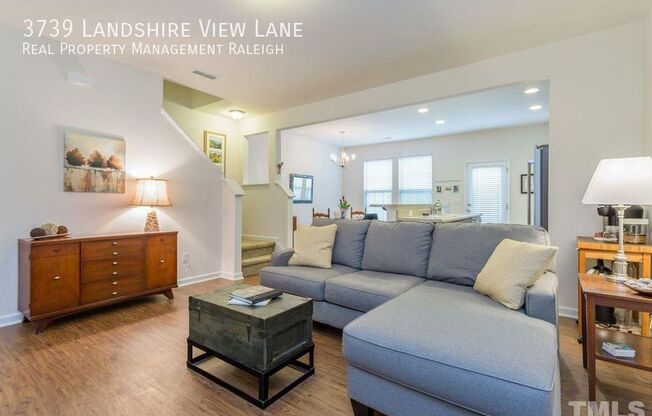 3739 LANDSHIRE VW LN