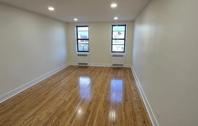 92 11 35 AVE