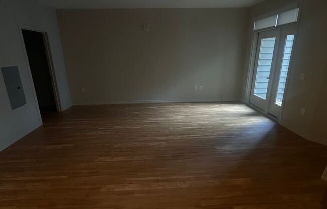 Studio, 1 bath, 548 sqft, $1,900, Unit 524