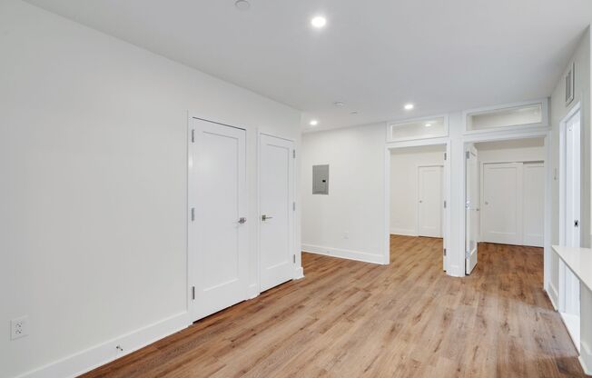 3 beds, 1 bath, 971 sqft, $3,400, Unit 303