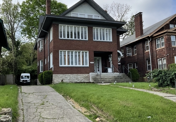 611 East Mitchell