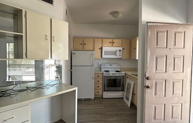 Studio, 1 bath, 432 sqft, $895, Unit 133