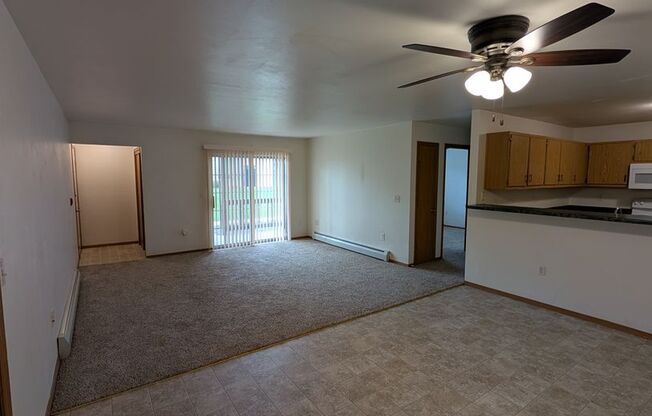 2 beds, 1 bath, 1,100 sqft, $1,359, Unit 1053 5301