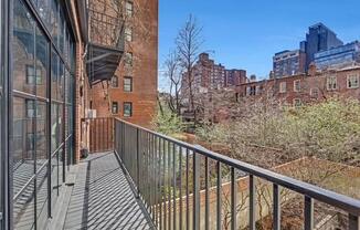 54 KING ST