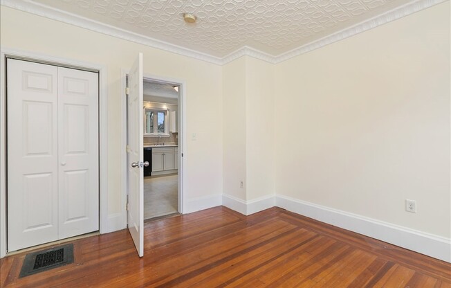 2 beds, 1 bath, 1,375 sqft, $2,700, Unit 1