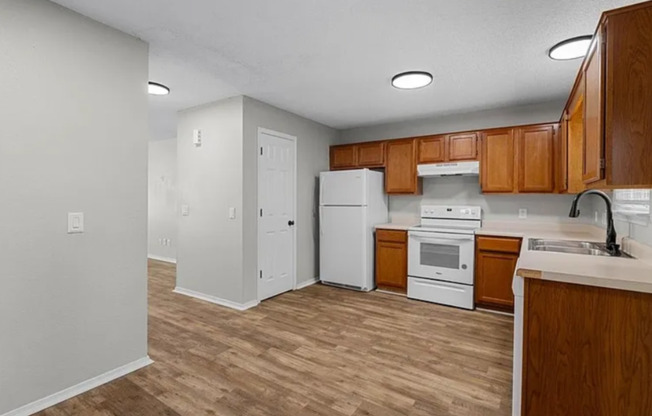 3301 SW Victoria Pl Apt 1 &amp; 2