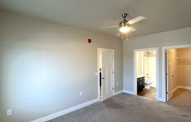 2 beds, 2 baths, 926 sqft, $1,550