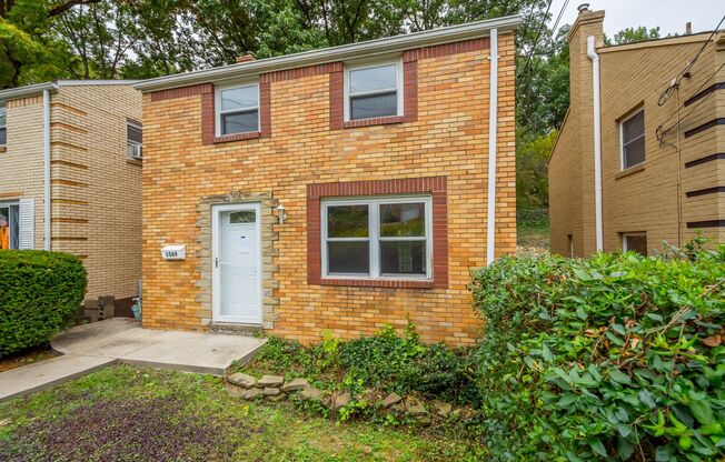 AVAILABLE OCT 1ST!! GORGEOUS 2 BEDROOM HOUSE IN BROOKLINE!